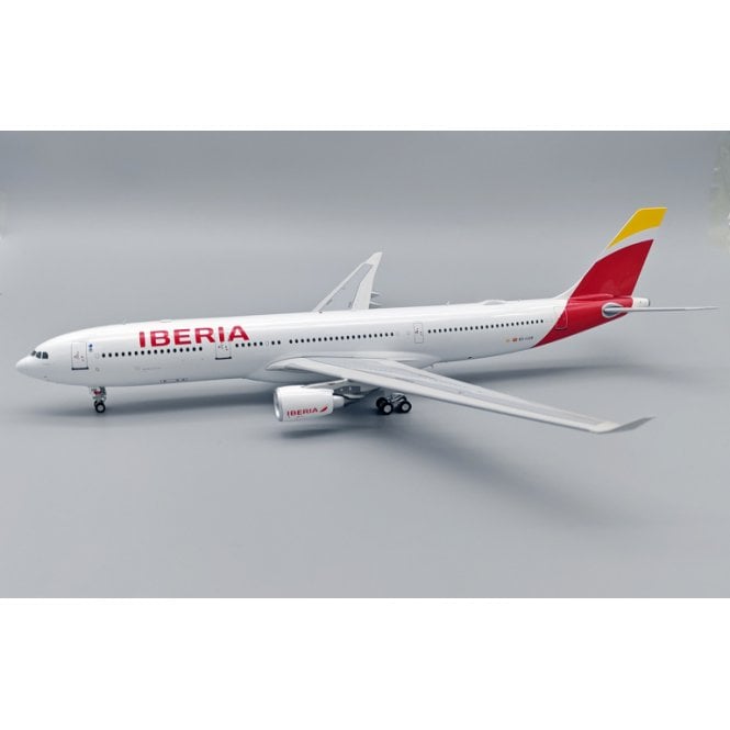 1:200 Airbus A330-302 Iberia EC-LUX Model Plane