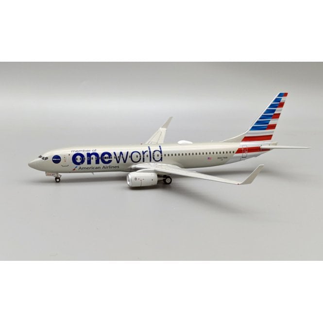 1:200 Boeing 737-823 Oneworld (American Airlines) N837NN Model Plane