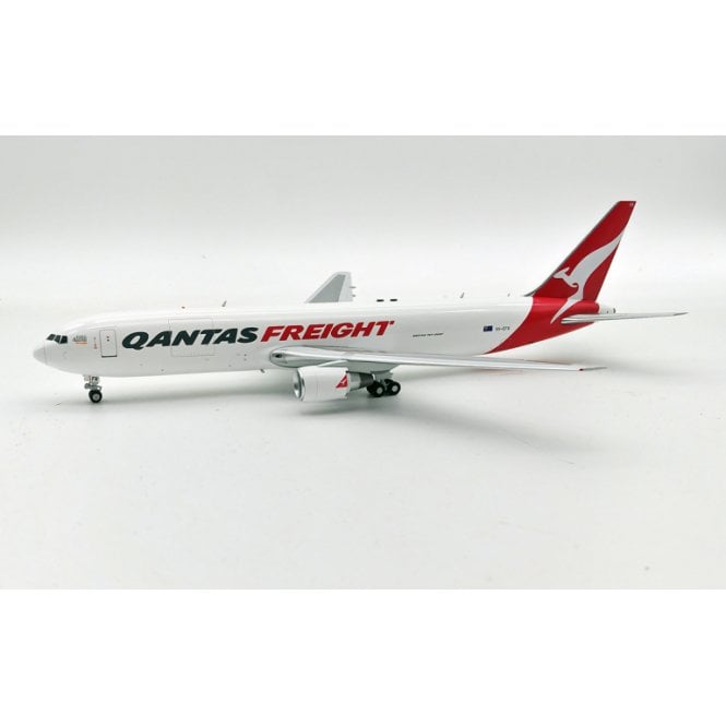 1:200 Boeing 767-381F/ER Qantas Freight VH-EFR Model Plane