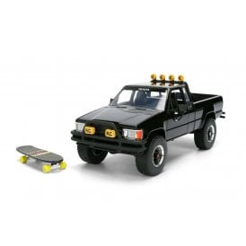 1:24 Back To The Future Toyota SR5 Pick Up 1985 with Martys Skateboard - Hollywood Rides Model Car