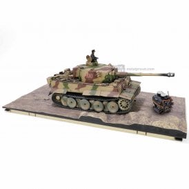 1:32 German Sd.Kfz.181 PzKpfw VI Tiger Ausf. E heavy tank Early prod, Schwere Panzerabteilung 505, No. 100, July 1943, Eastern front Kursk