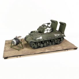 1:32 U.S. Sherman M4E8 (105) HVSS Tank, deep wading gear & Engine - US Army, 711th Tank Battalion, Okinawa, 1945