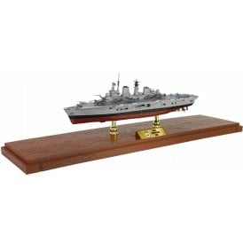 1:700 HMS Invincible R05 1982 - Falkland War (Full Hull Series) Model Ship